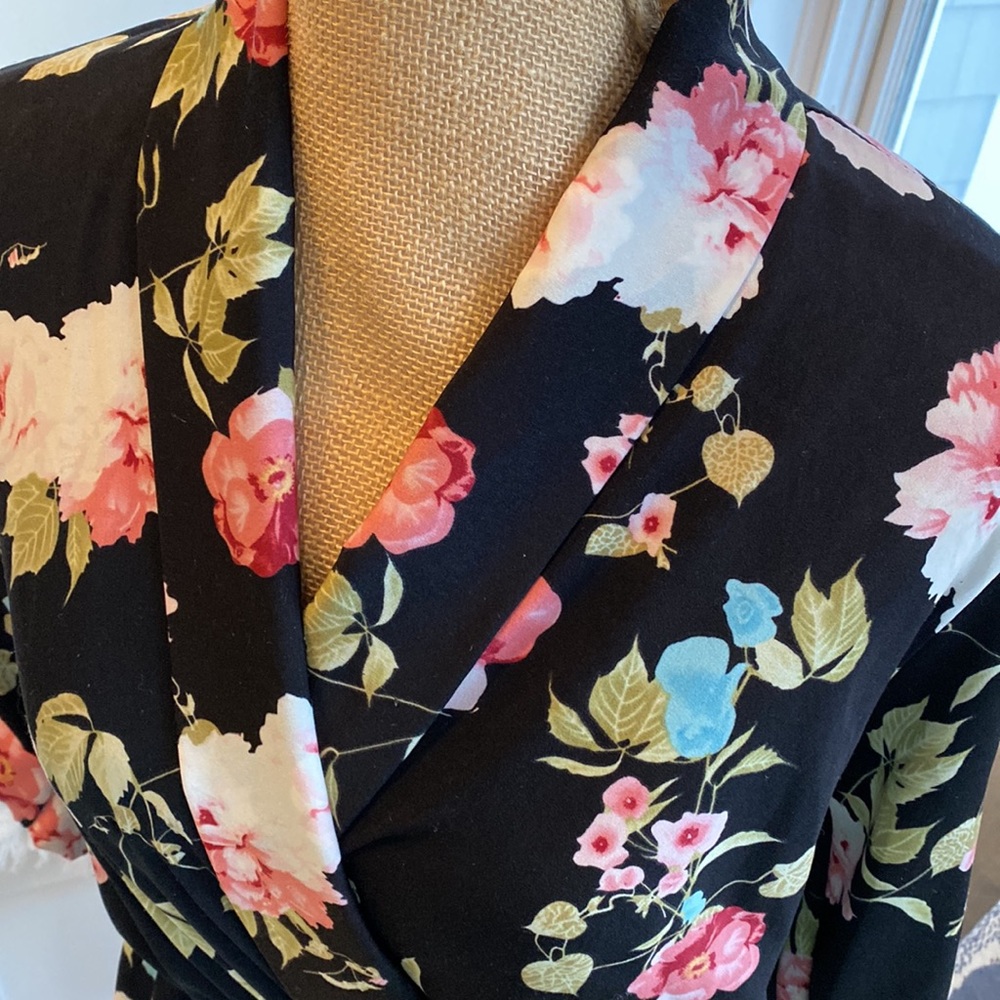 Lulus Black Floral Print V Neck Dress - Picture 3 of 10